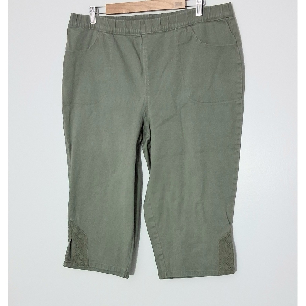 D & Co Capri Pants Women's Size 20W Green Pullon Pockets Lace Hem Pre-owned